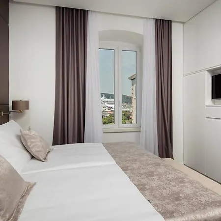 Dream Luxury 4*