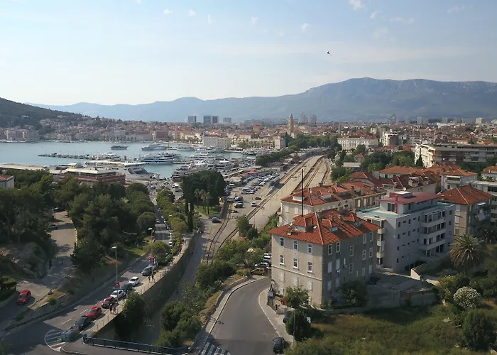 Dream Luxury 招待所 4*